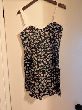 Lulu's floral mini dress size M NWT